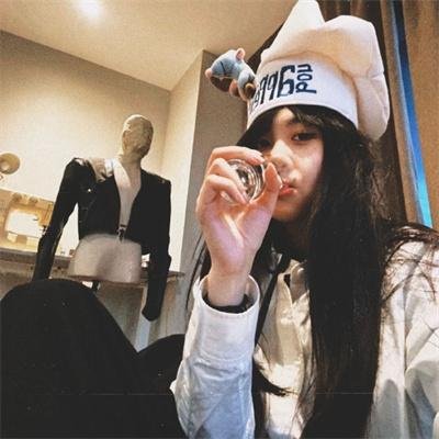 被偷听心声后，豪门全家追着我宠